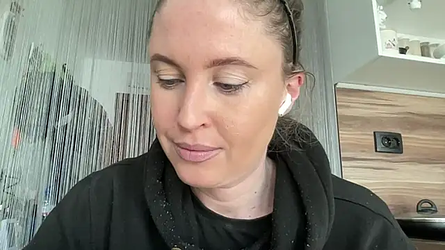 Ameli8 online show from March 12, 11:13 am