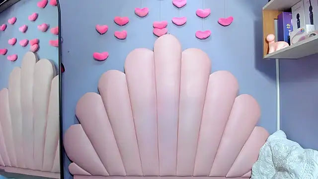 luci miller online show from March 31, 3:17 am