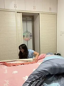 Hmm 0303 online show from February 14, 3:58 pm