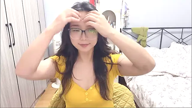 Hmm 0303 online show from April 9, 4:56 pm