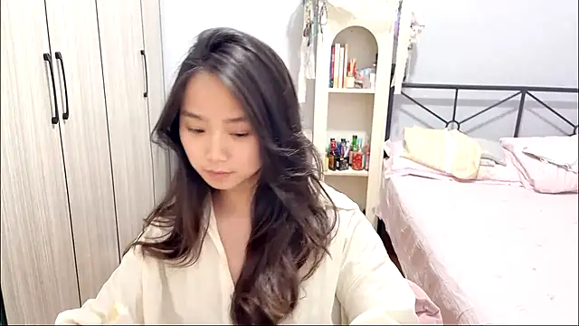 Hmm 0303 online show from March 24, 4:45 pm