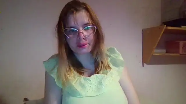 HornyElena online show from November 13, 7:13 pm