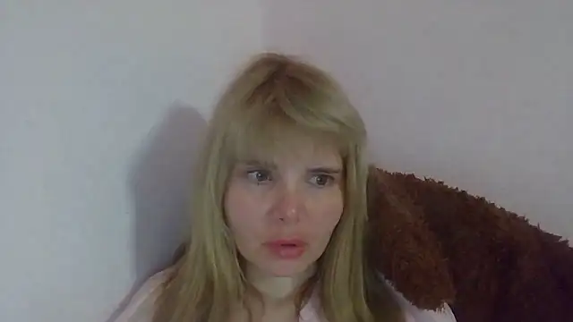 HornyElena online show from July 28, 8:52 pm