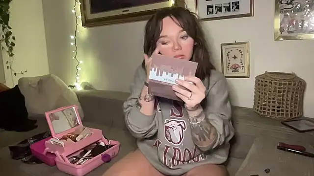 angelgirl98 online show from December 16, 2:56 pm