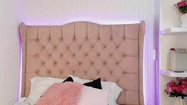 cheerry moon online show from November 18, 9:05 pm