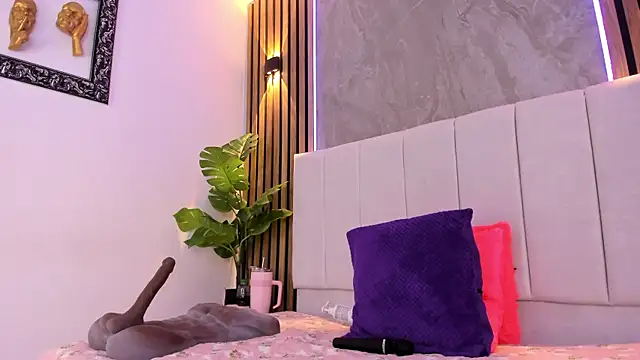 Carlotta de velour online show from April 14, 2:22 am