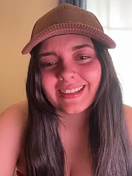 candicewest  online show from February 7, 4:33 pm