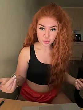 LillieMaee online show from November 6, 3:40 pm