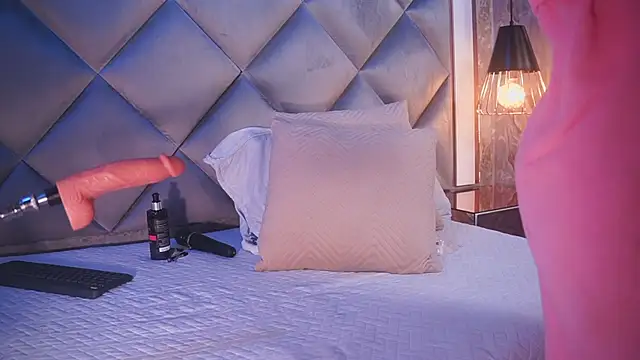 crystal gilton online show from February 18, 7:35 pm