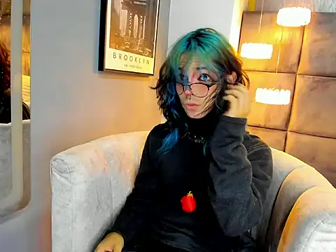 luxiel  online show from March 31, 9:04 pm