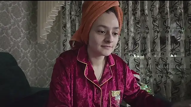 SweetLiaison online show from December 18, 4:56 pm