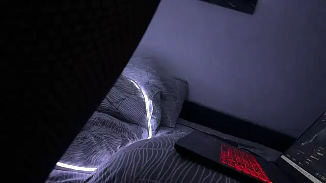 MollyLoveX online show from December 13, 7:53 pm