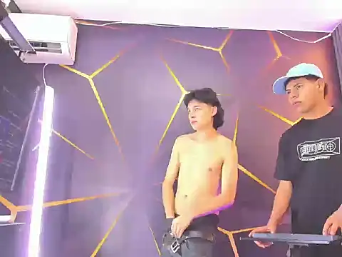 Tommy bigcock19 online show from November 30, 7:29 pm