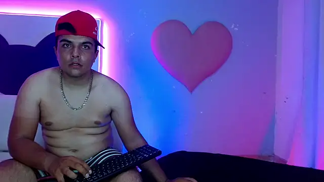 Insane couplee  online show from November 8, 4:28 am