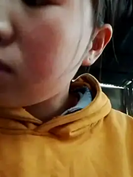 Yumiik2kk online show from December 16, 3:34 am