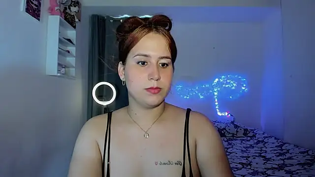 Sofiababyy online show from July 18, 6:21 pm