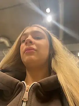 SashaCatt online show from April 19, 8:47 am