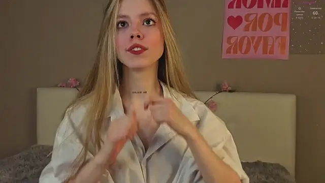 TiffinyMergist online show from December 4, 8:20 pm