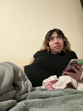 latinahorny11 online show from May 10, 6:59 am