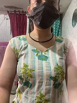 Red Queen 11 online show from April 3, 7:12 pm