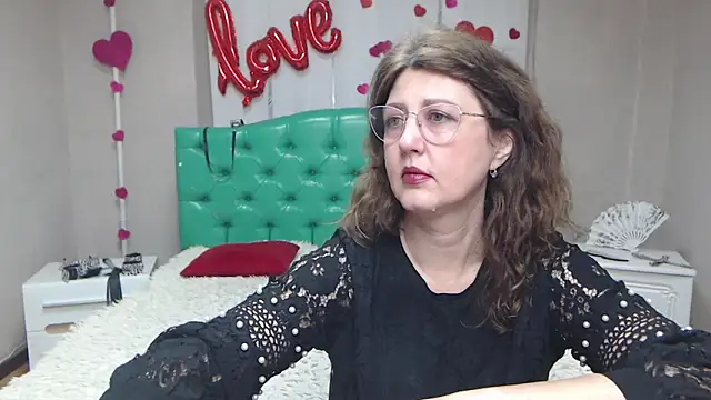 RoseHille online show from April 18, 5:21 am