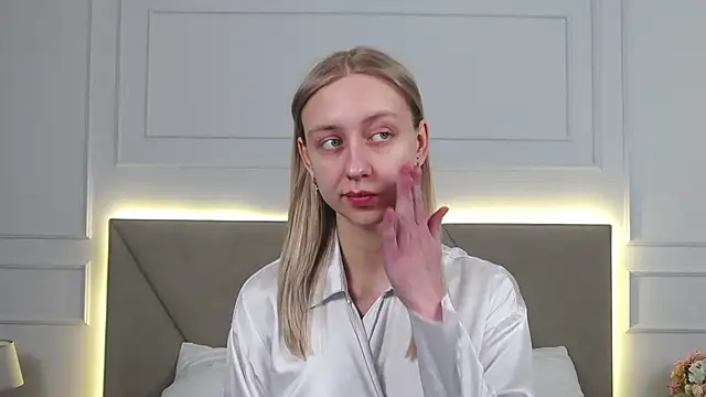 RachaelCute online show from February 4, 10:29 am