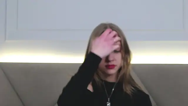 RachaelCute online show from December 4, 6:37 am