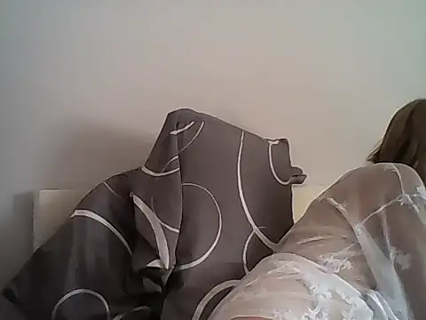 MelleEloa online show from June 8, 1:23 pm