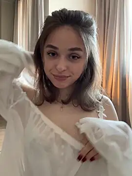 yoyogirlx online show from May 26, 11:20 am