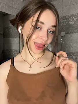 yoyogirlx online show from May 10, 1:57 pm