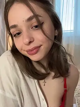 yoyogirlx online show from May 21, 11:30 am