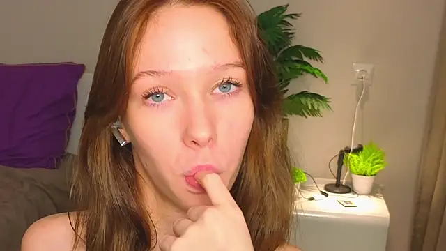 LilyPoetry  online show from December 20, 1:15 pm