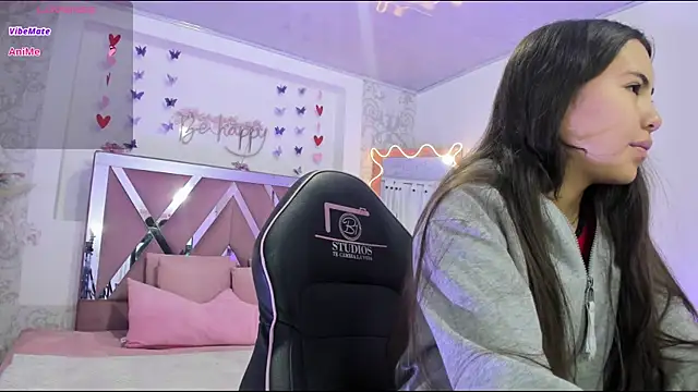 ISABELA TAY online show from March 30, 11:54 am