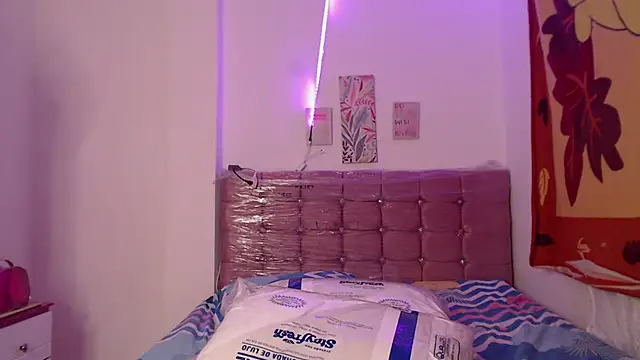 AishaOwens online show from January 8, 11:09 pm