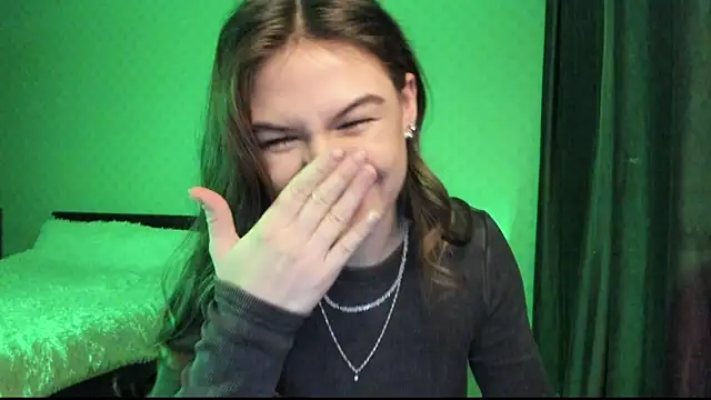 luna lust 212 online show from December 2, 4:25 am