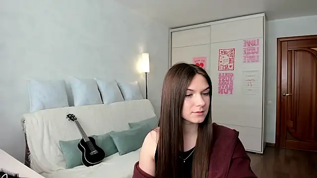 luna lust 212 online show from April 12, 8:17 am