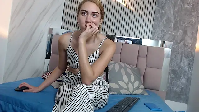 hanna  palmer1 online show from January 13, 5:06 pm