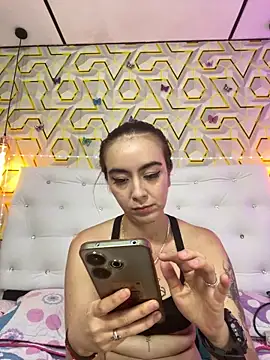 MelanyyJhonson15 online show from May 31, 10:00 pm