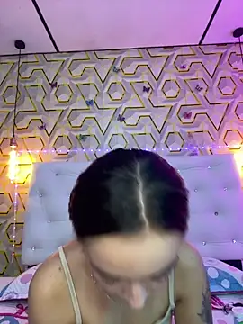 MelanyyJhonson15 online show from February 8, 4:22 pm