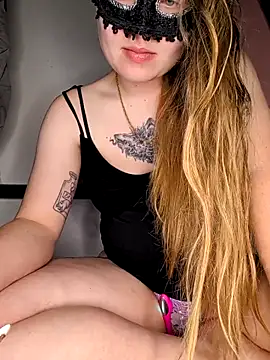 secretcouple 00 online show from June 7, 8:26 pm
