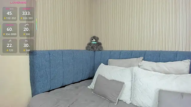 Dulce emi online show from November 28, 2:20 pm