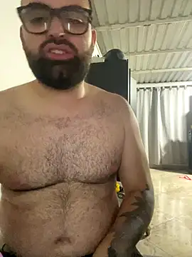 julianlondo111 online show from December 18, 4:50 am