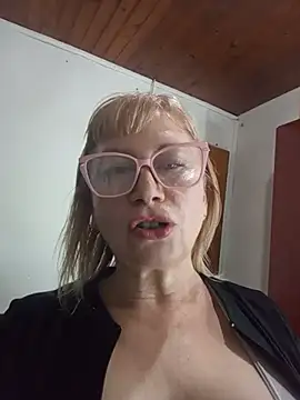SexyMilf1211 online show from July 27, 7:00 pm
