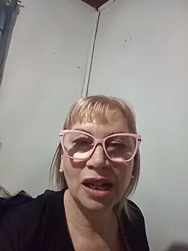SexyMilf1211 online show from June 18, 1:05 pm