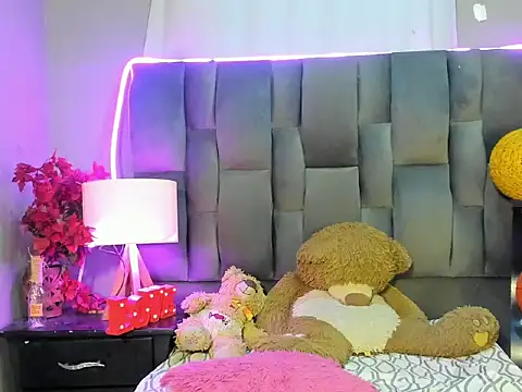 LucyLunas online show from November 29, 8:46 pm