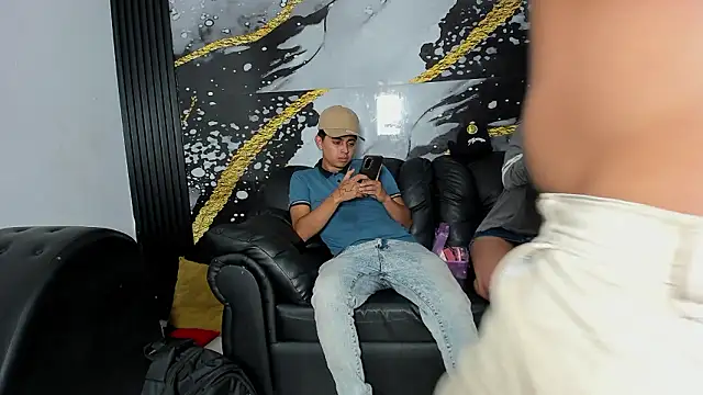 Reallyhotsexx333 online show from March 10, 9:19 pm