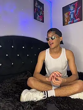 Luigi cumming1 online show from November 18, 8:26 am