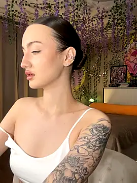 that eva online show from November 30, 6:28 am