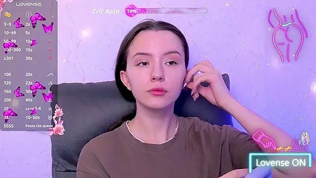 BellaVelure6767 online show from May 15, 2:49 am
