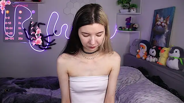 Emmie shy online show from June 13, 2:14 pm